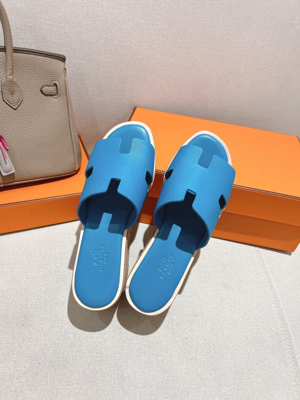 HERMES 25S HIGH WEDGE SANDALS IN BLUE LAMBSKIN STYLE 12