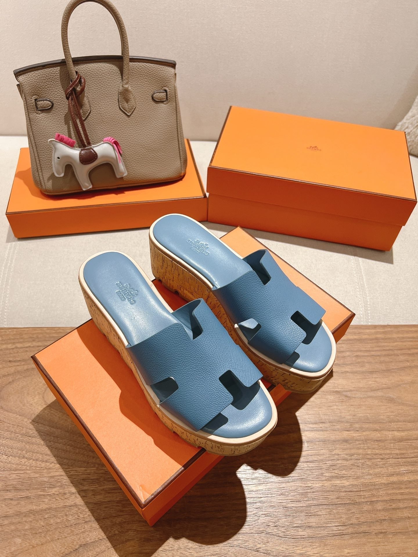 HERMES 25S HIGH WEDGE SANDALS IN BLUE LAMBSKIN STYLE 10