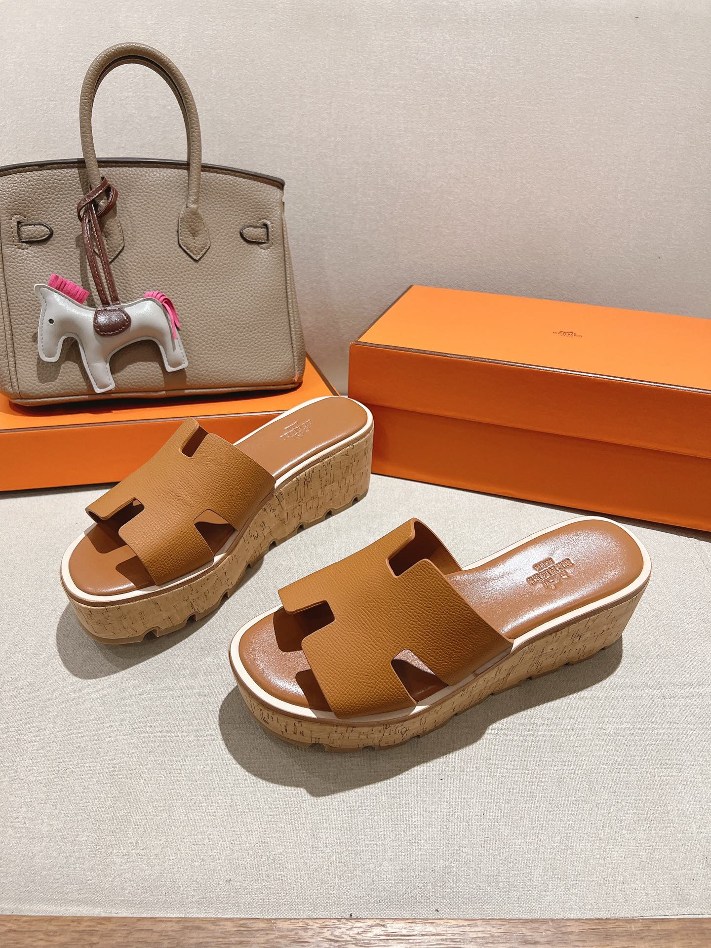 HERMES 25S HIGH WEDGE SANDALS IN BROWN LAMBSKIN STYLE 6