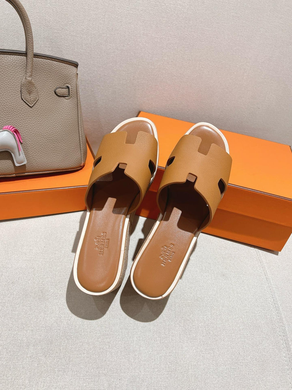 HERMES 25S HIGH WEDGE SANDALS IN BROWN LAMBSKIN STYLE 6
