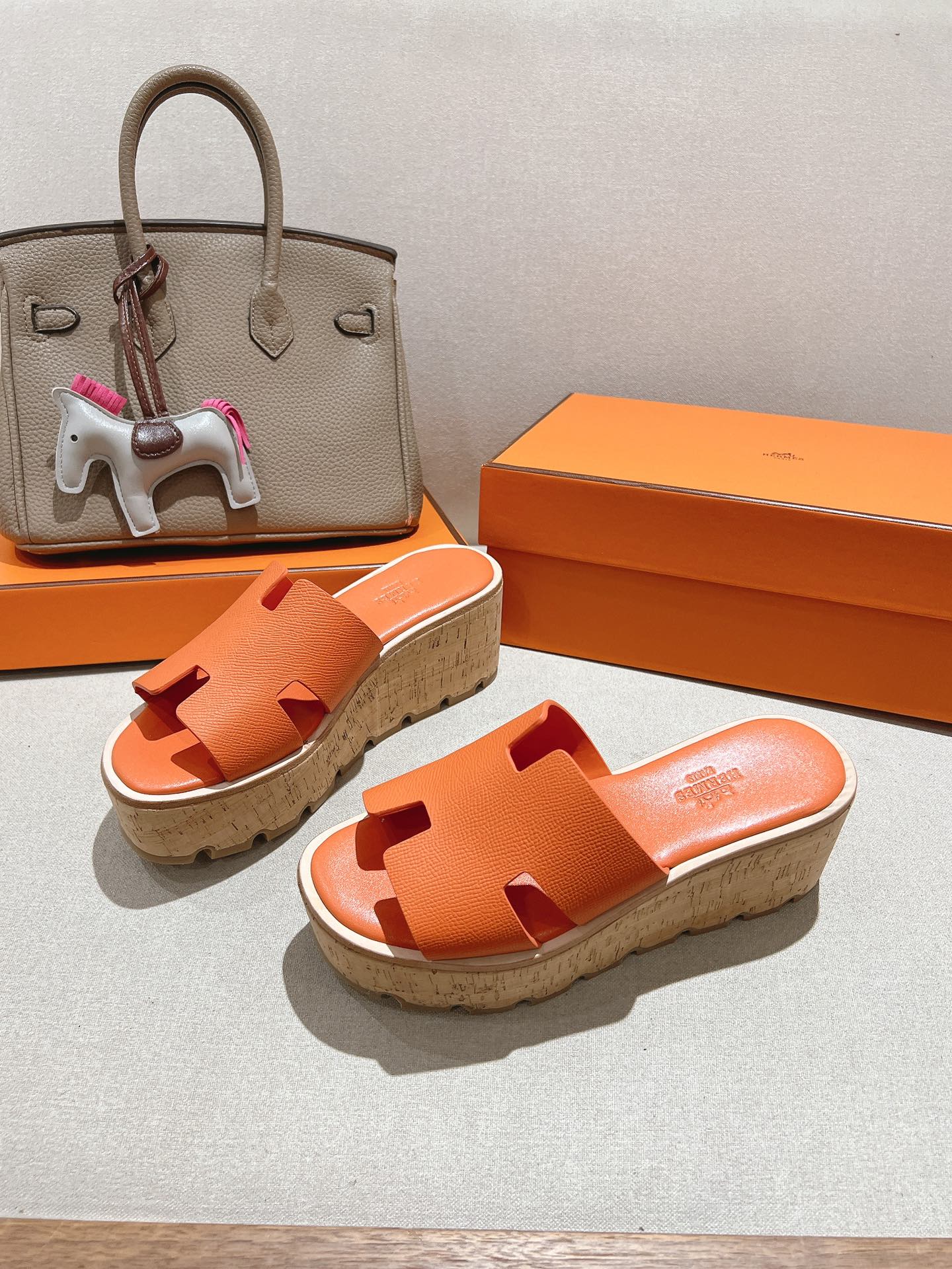HERMES 25S HIGH WEDGE SANDALS IN ORANGE LAMBSKIN STYLE 4