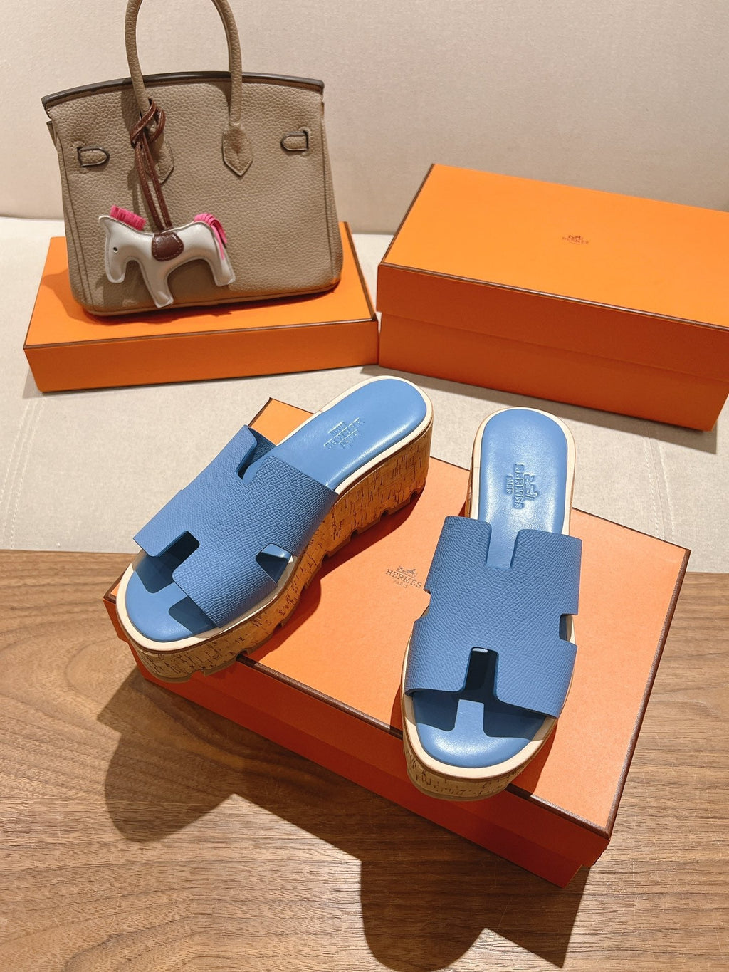 HERMES 25S HIGH WEDGE SANDALS IN BLUE LAMBSKIN STYLE 3