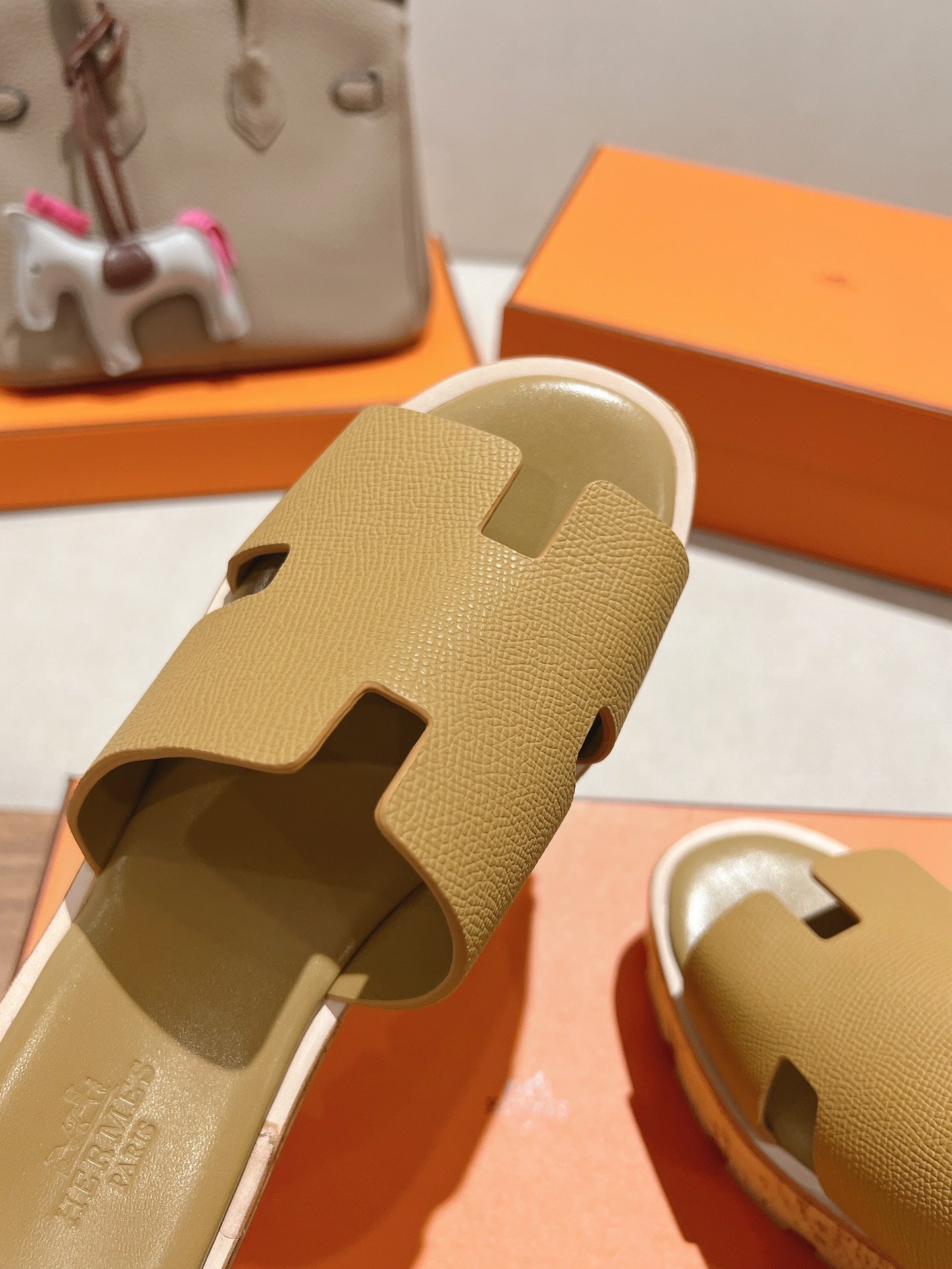 HERMES 25S HIGH WEDGE SANDALS IN LIGHT BROWN LAMBSKIN STYLE 2