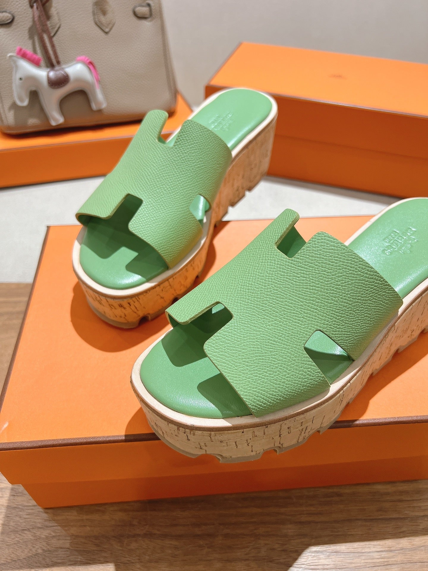 HERMES 25S HIGH WEDGE SANDALS IN LIGHT GREEN LAMBSKIN STYLE 1