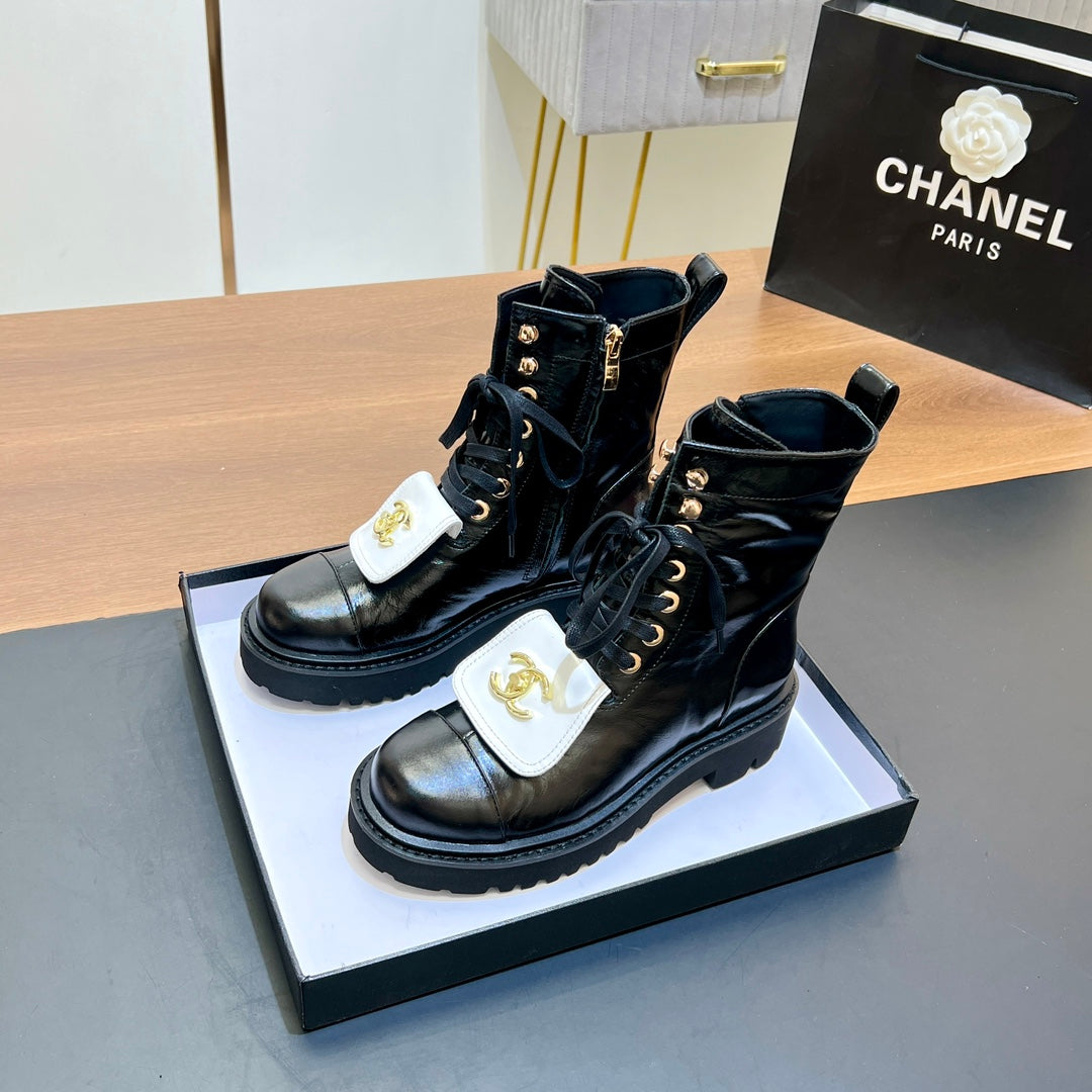 CHANEL 25S HIGH ANKLE BOOTS WITH ZIPPER IN BLACK GLOSSY CALFSKIN GOLD HARDWARE