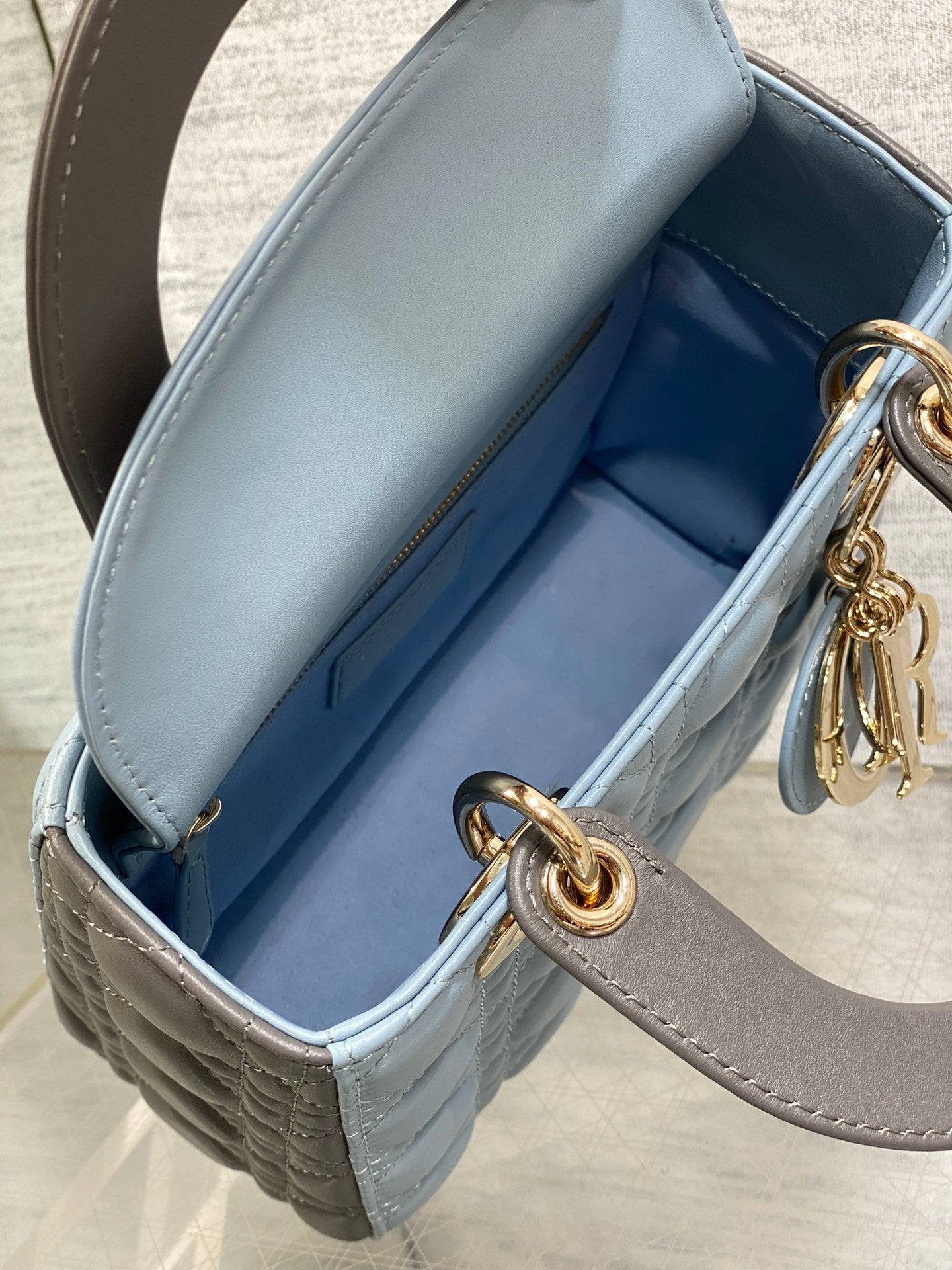 DIOR MEDIUM LADY BAG 20 IN BABY BLUE QUILTED MACROCANNAGE CALFSKIN GREY STRAP
