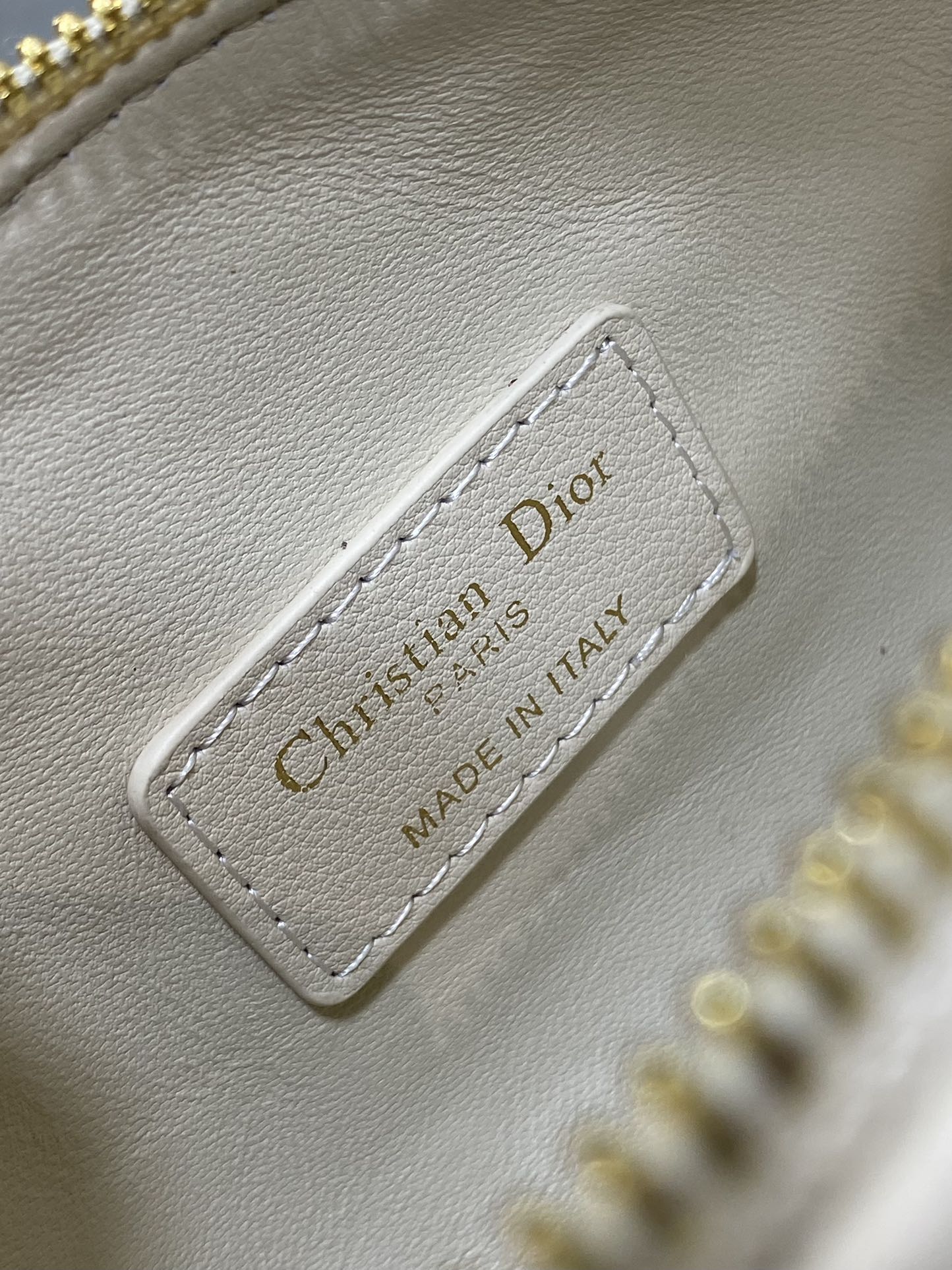 DIOR GROOVE 17 BAG IN WHITE CREAM MACROCANNAGE CALFSKIN WITH GOLD HARDWARE