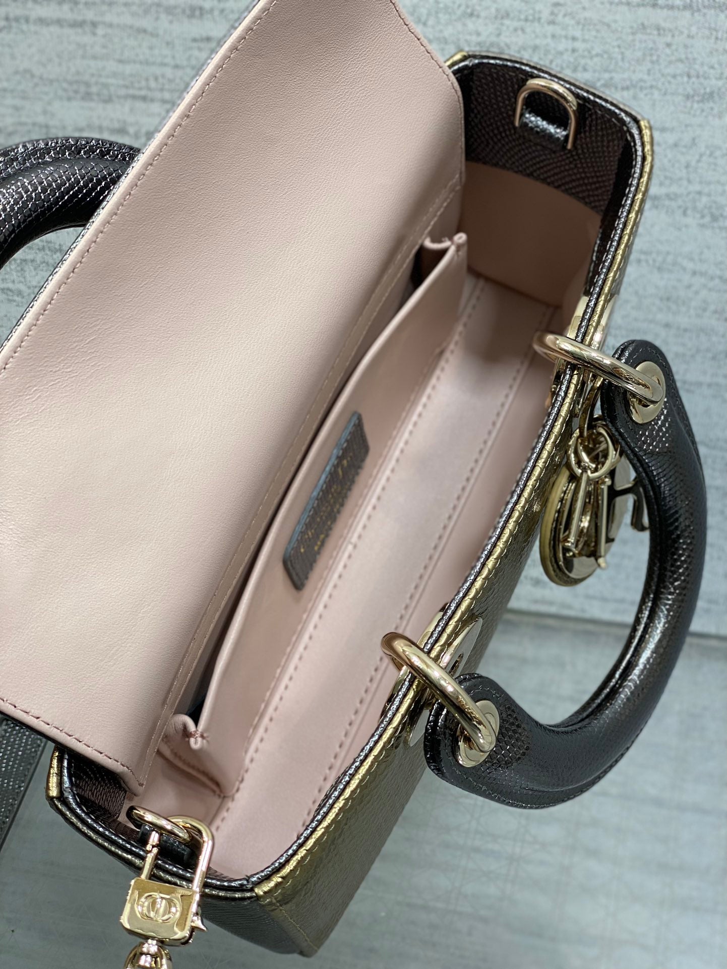 DIOR MEDIUM 22 LADY BAG IN GOLD METALLIC LAMBSKIN