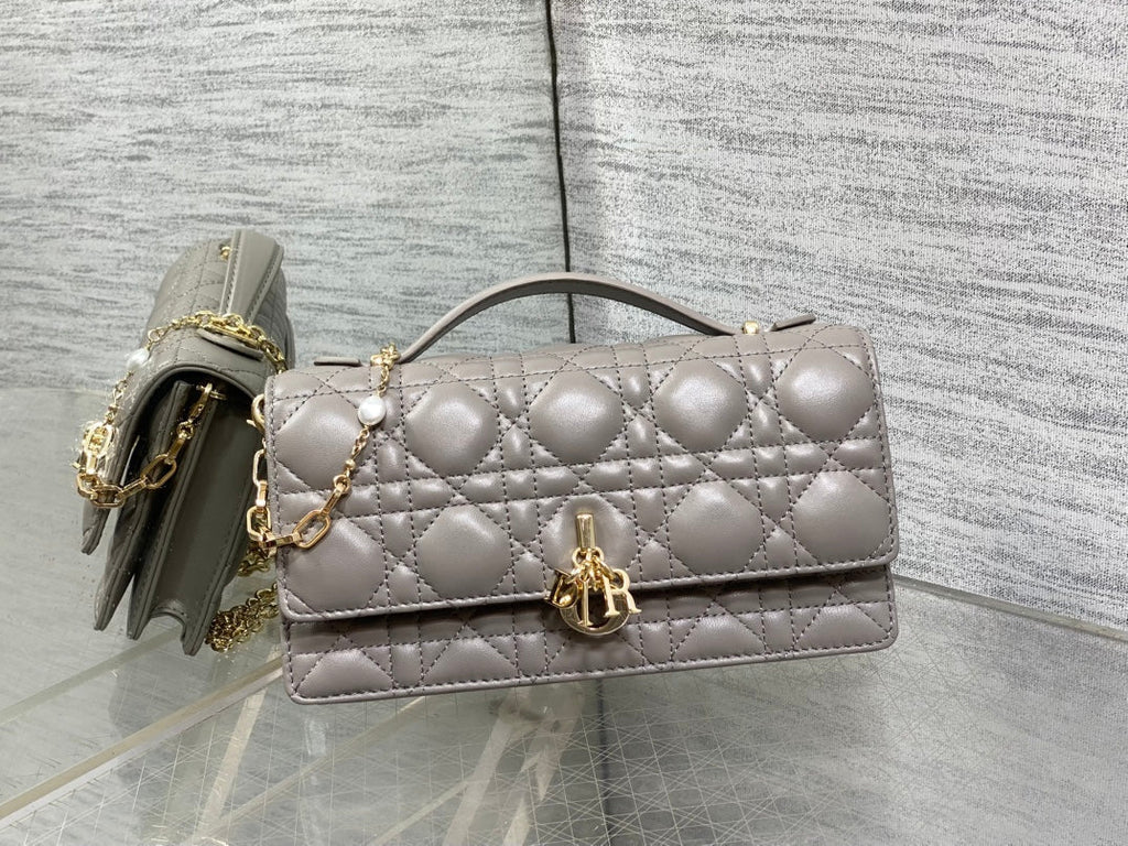 DIOR 25S  TALK PHONE POUCH 21 IN DIRTY LILAC CANNAGE LAMBSKIN GOLD HARDWRE