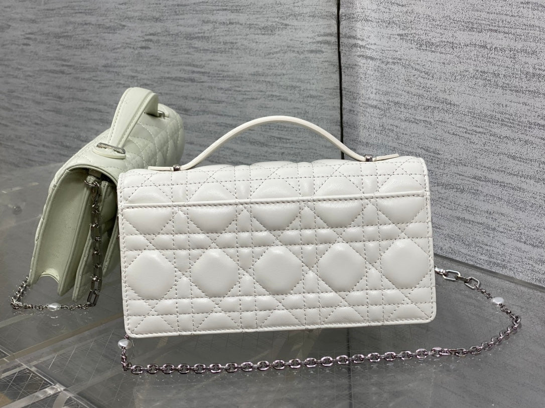 DIOR 25S  TALK PHONE POUCH 21 IN WHITE CANNAGE LAMBSKIN SILVER HARDWRE