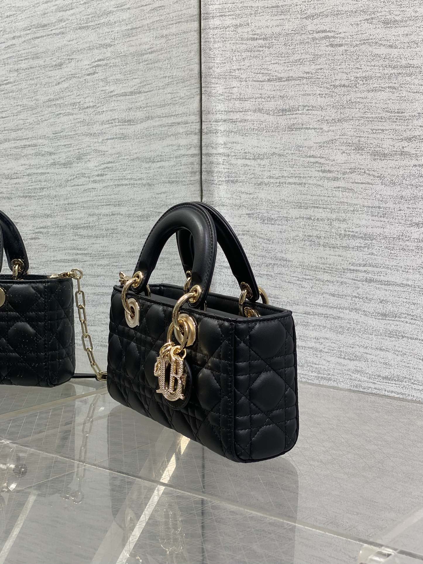 DIOR 25S SMALL LADY D‑JOY BAG 22 IN BLACK CALFSKIN GOLD HARDWARE