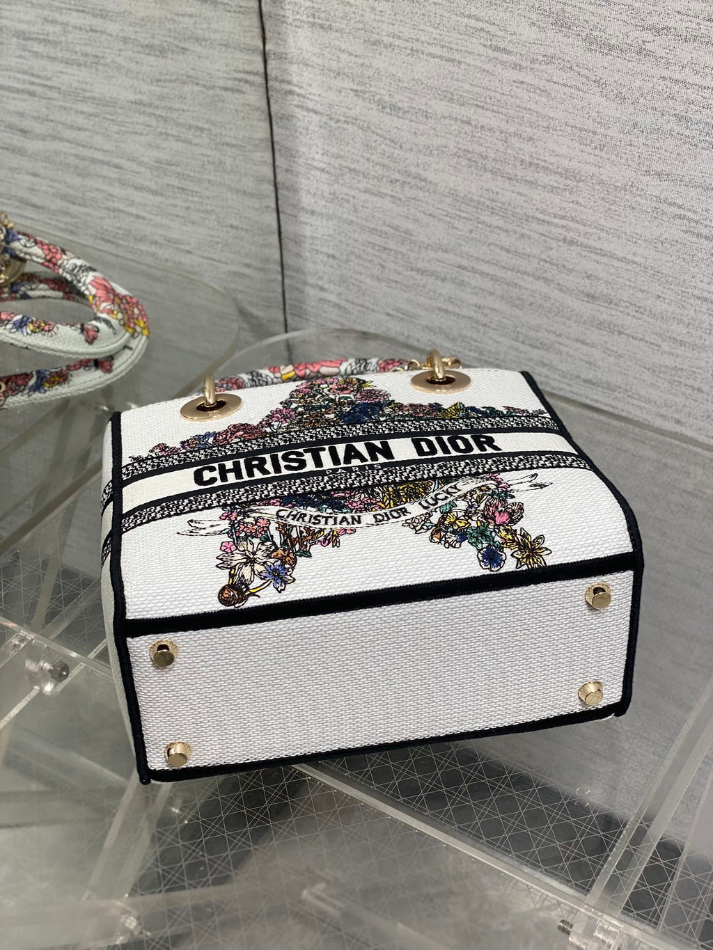 DIOR 25S SMALL LADY D-LITE BAG 24 IN WHITE RED  STAR EMBROIDERY