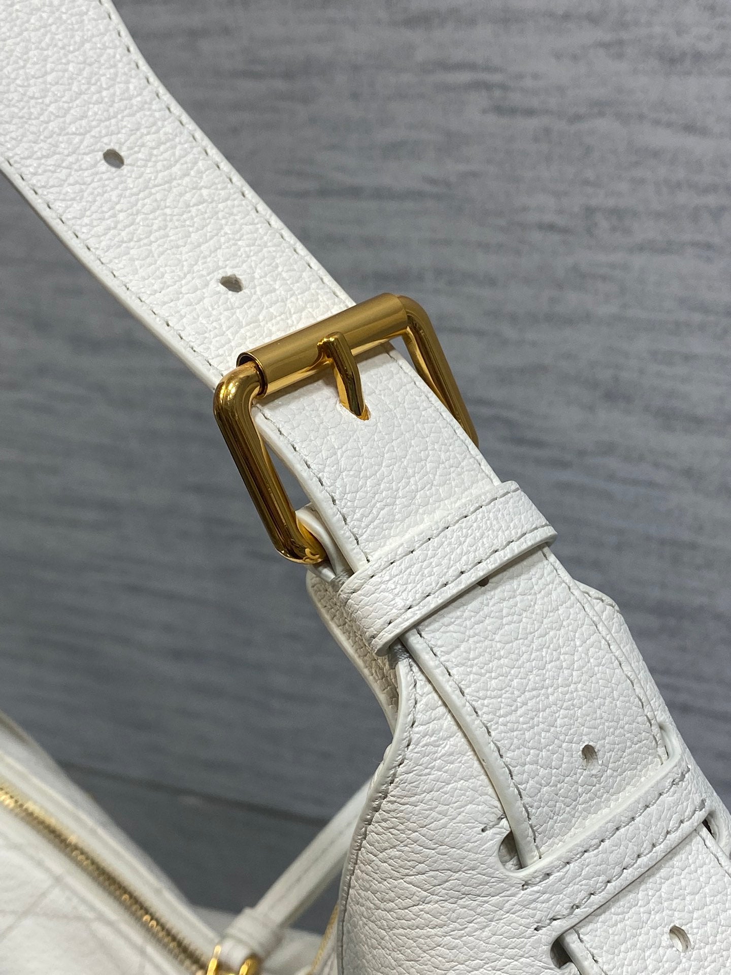 DIOR 25S MEDIUM VOYAGE BAG 28 IN IVORY FLAT MACROCANNAGE GRAINED CALFSKIN