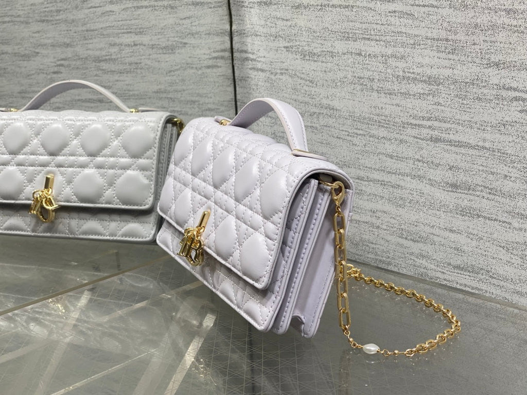 DIOR 25S  TALK PHONE POUCH 21 IN PALE LILAC CALFSKIN GOLD HARDWRE