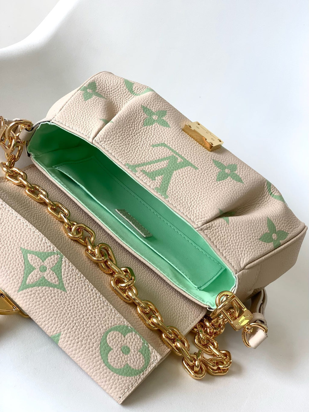 LOUIS VUITTON FAVORITE BAG 24 IN BEIGE MIX GREEN MONOGRAM SOFT GRAINED COWHIDE