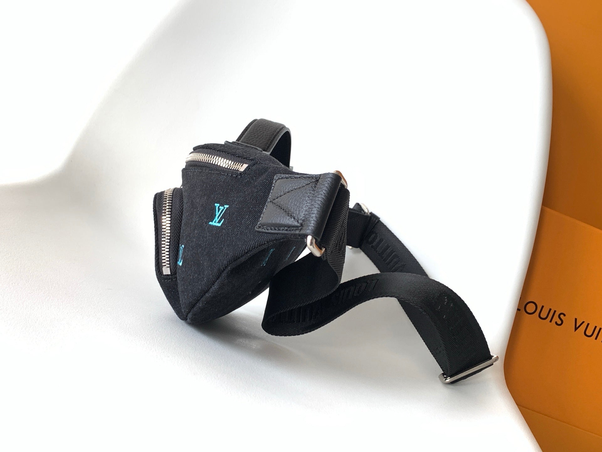 LOUIS VUITTON LV 25S DYNAMIC DENIM EMBROIDERED BUMBAG 37 IN BLACK CANVAS
