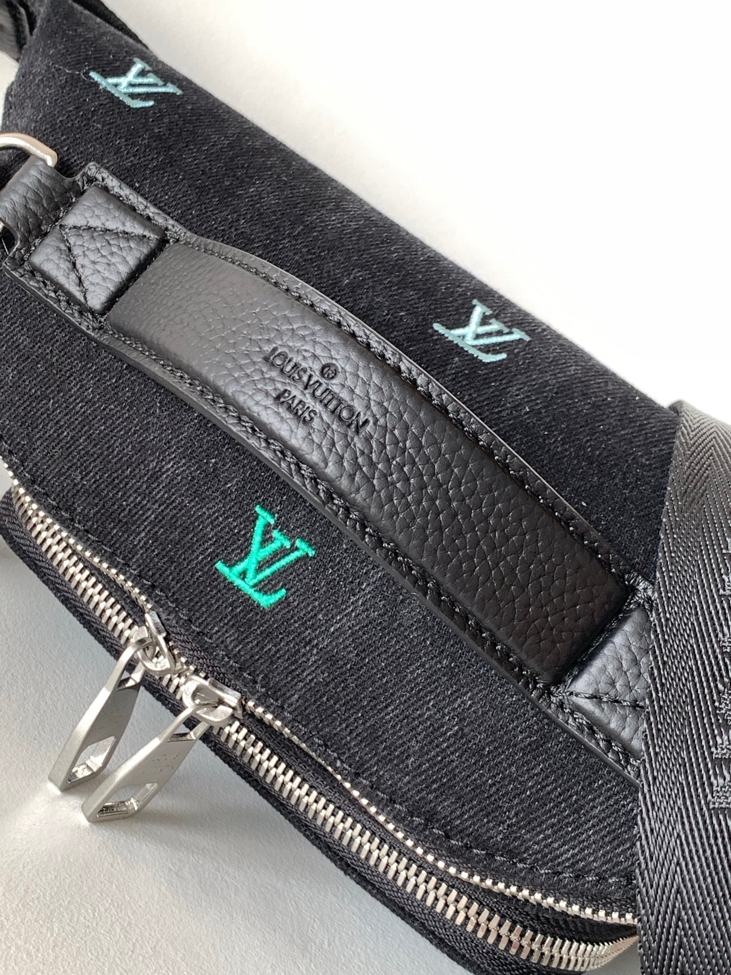 LOUIS VUITTON LV 25S DYNAMIC DENIM EMBROIDERED BUMBAG 37 IN BLACK CANVAS