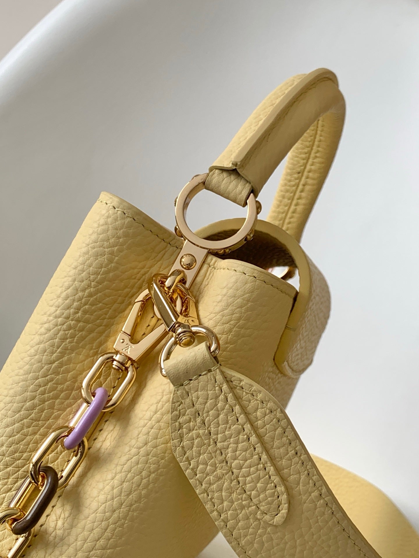LOUIS VUITTON LV 25S CAPUCINES BAG 21 IN YELLOW CALFSKIN GOLD HARDWARE