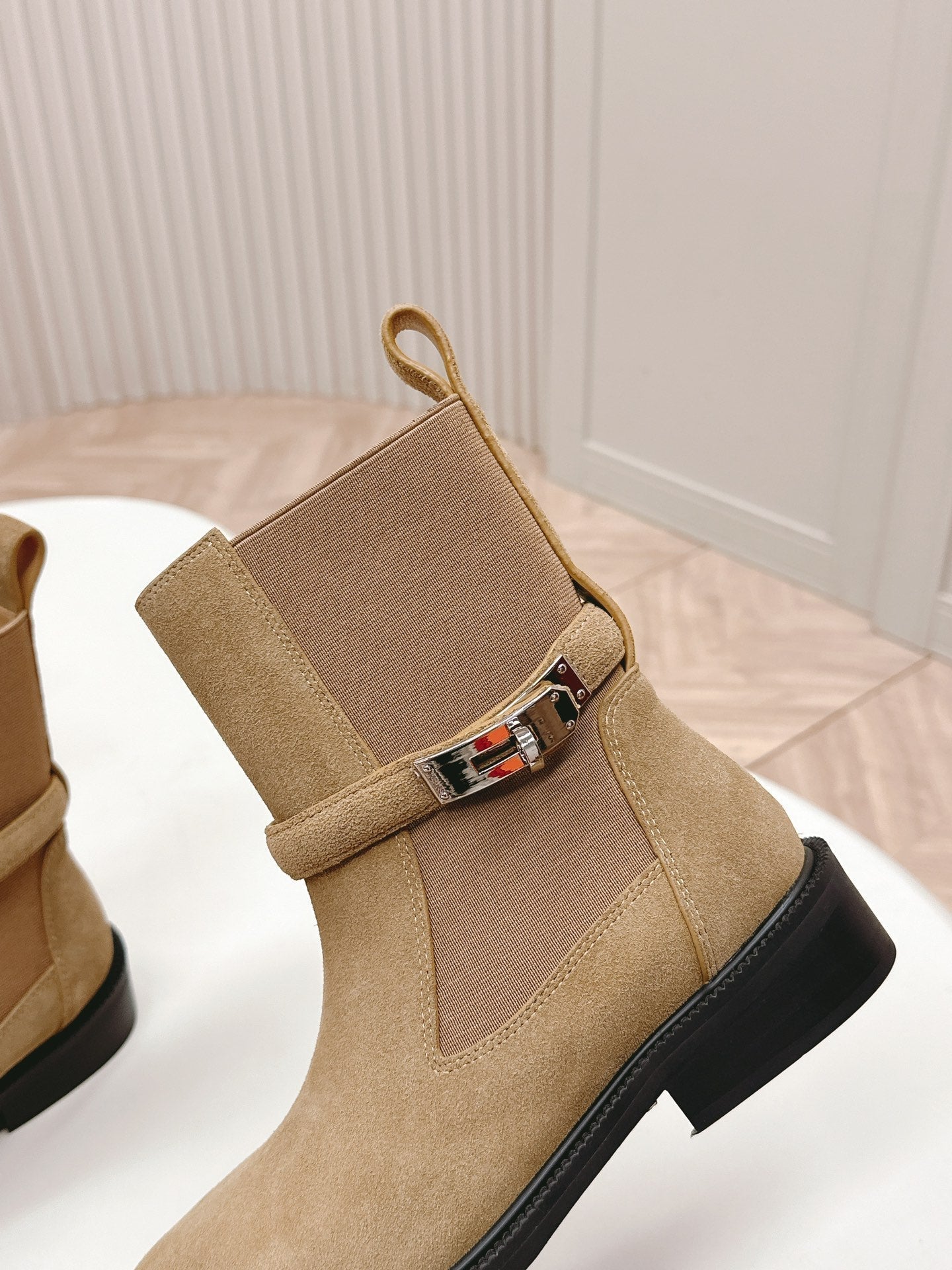 HERMES KELLY BUCKLE SHORT BOOTS IN PEANUT BROWN SUEDE