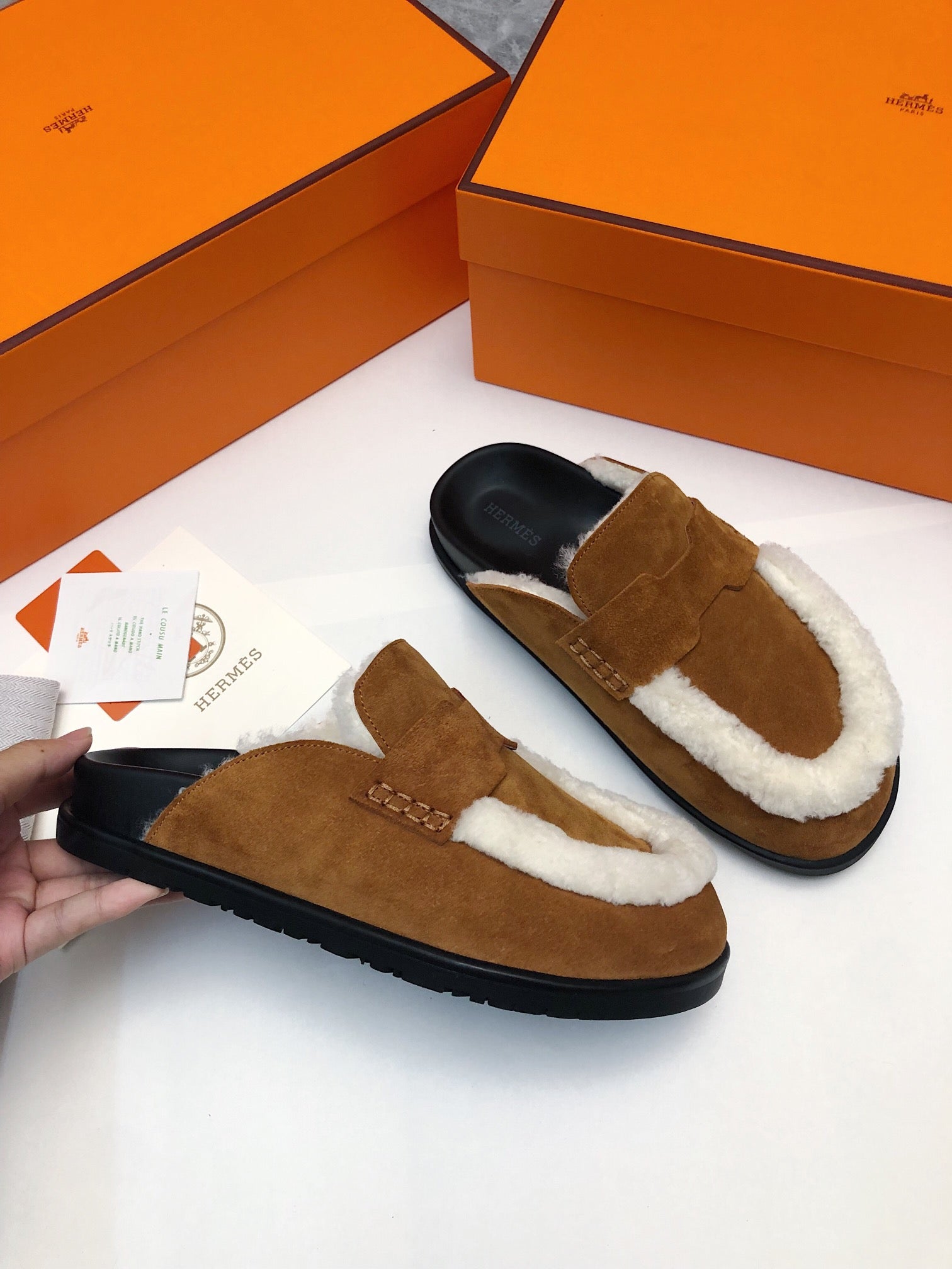 HERMES GO MULE IN BRONZE BROWN SUEDE ATTACH WHITE FLEECE