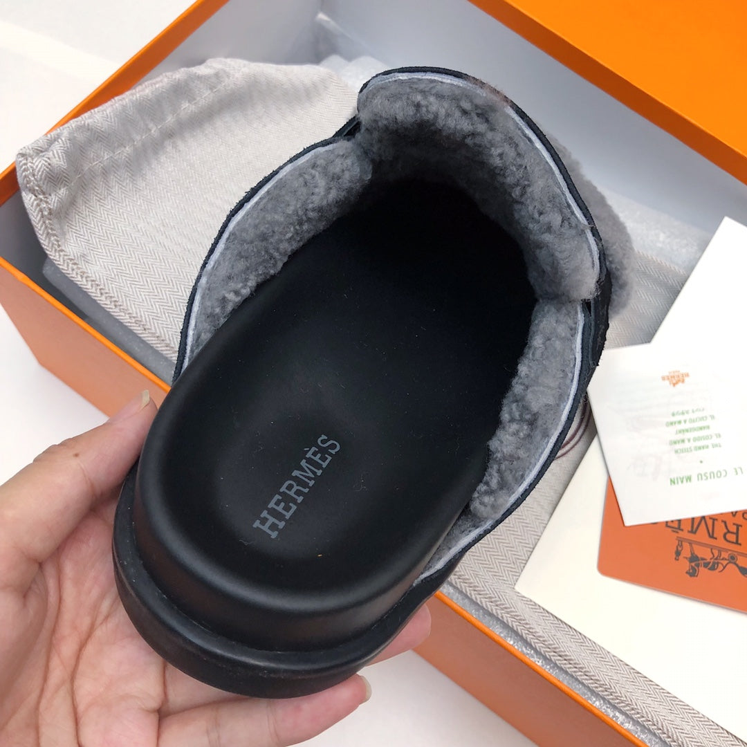 HERMES GO MULE IN BLACK SUEDE ATTACH LIGHT GRAY FLEECE