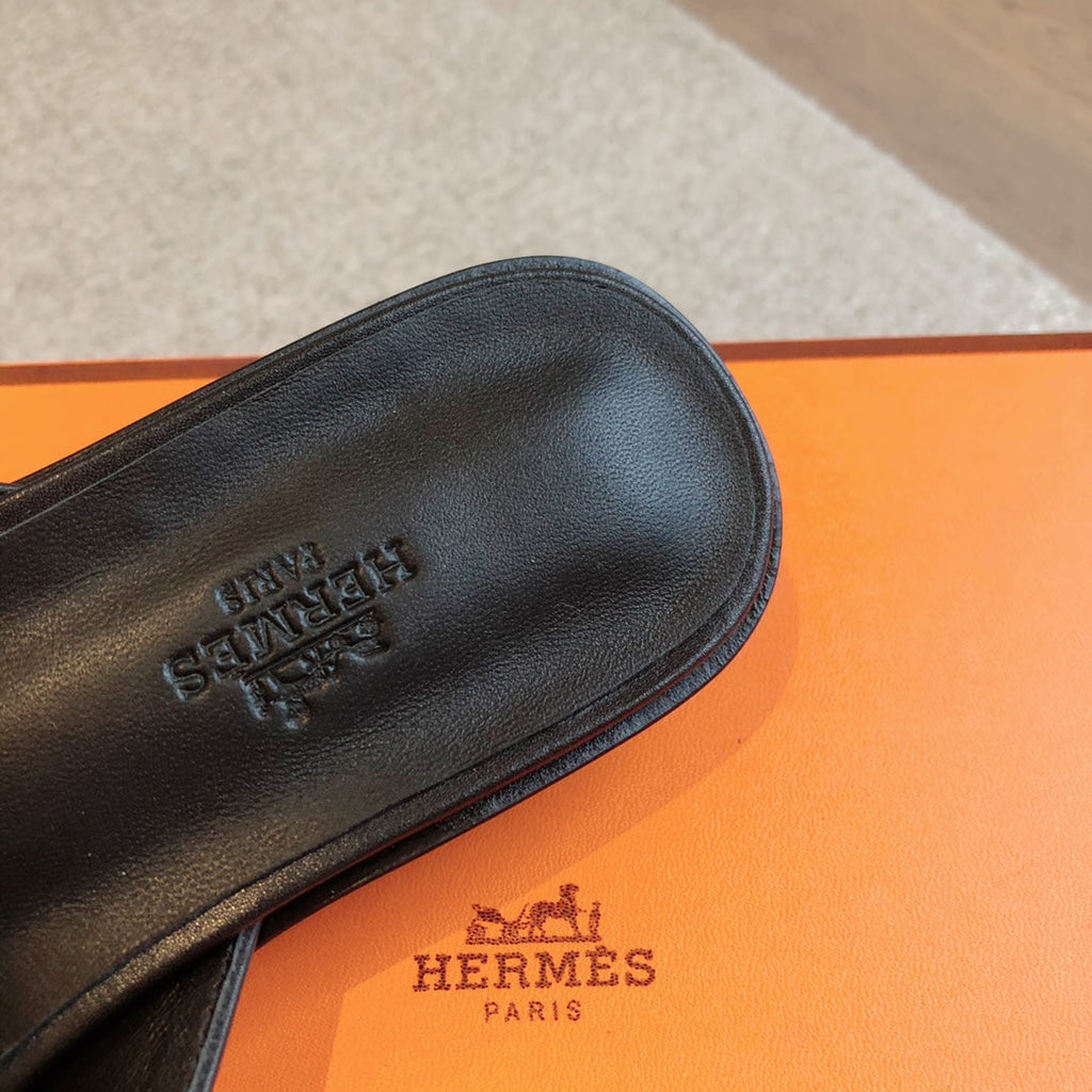 HERMES ISLE SANDAL BLACK CALFSKIN