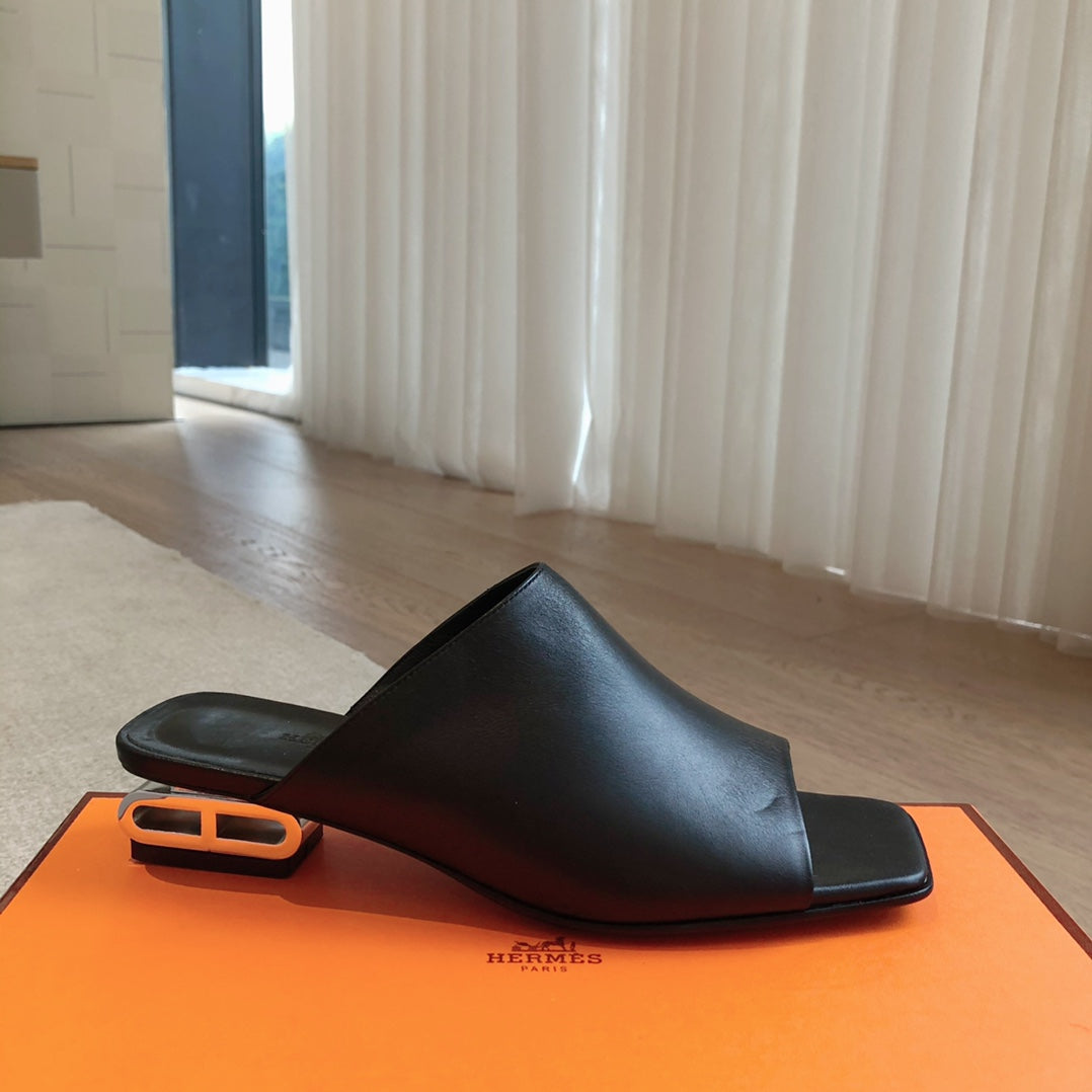 HERMES ICONIQUE 25 SANDAL BLACK CALFSKIN