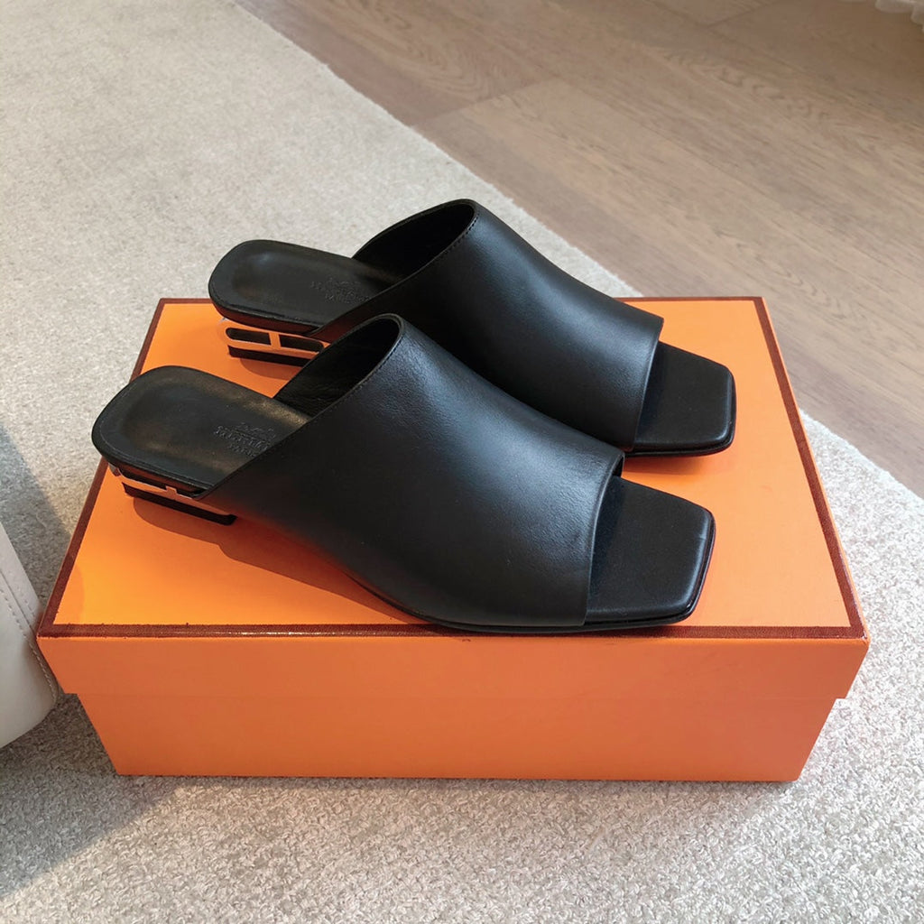 HERMES ICONIQUE 25 SANDAL BLACK CALFSKIN