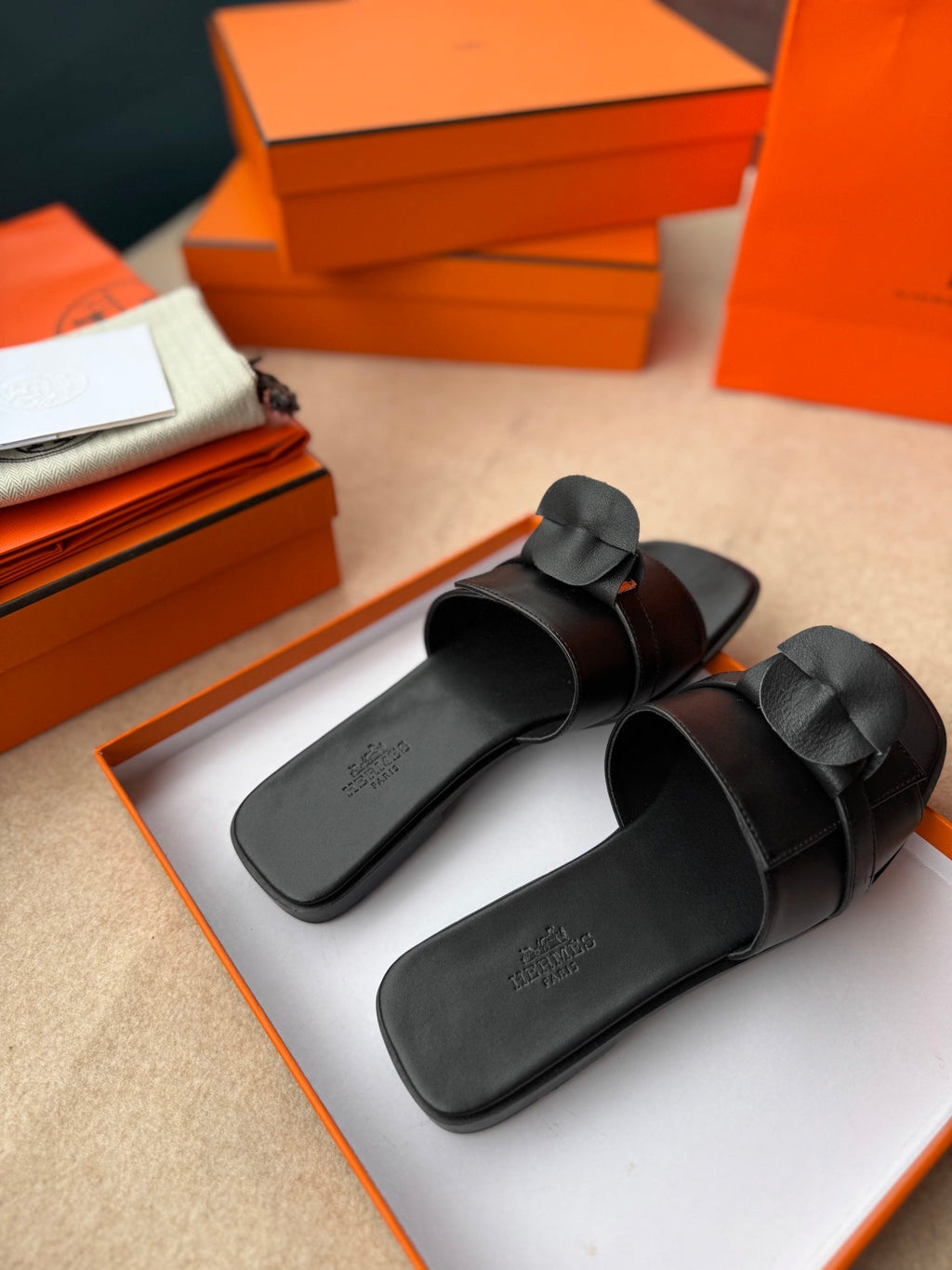 HERMES 0RAN SANDALS IN BLACK CALFSKIN