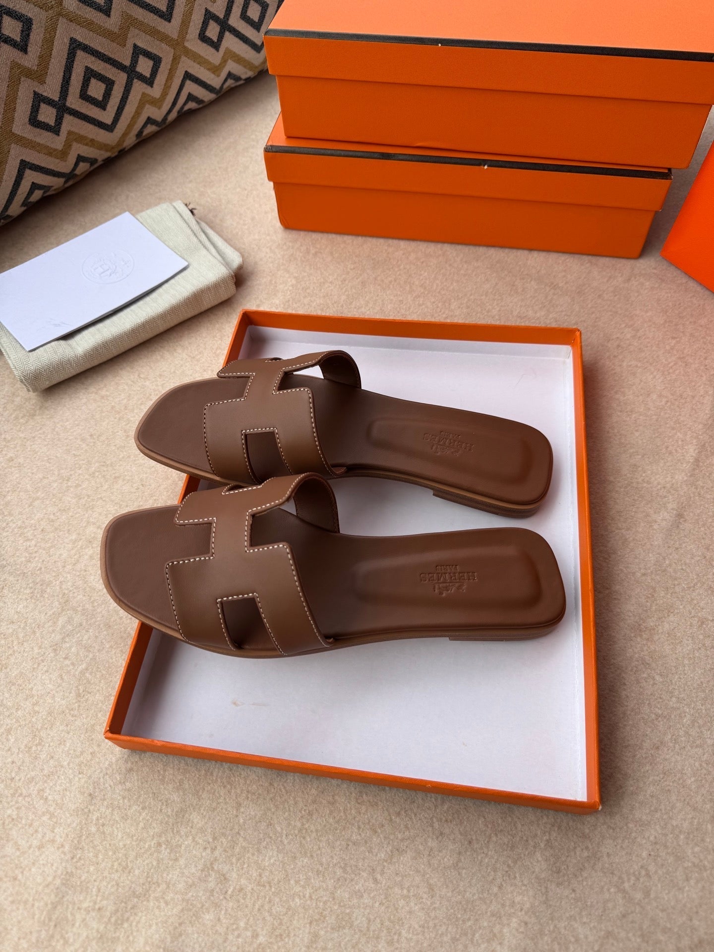 HERMES 0RAN SANDALS IN PECAN BROWN CALFSKIN