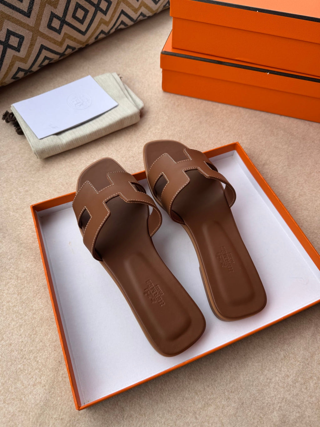 HERMES 0RAN SANDALS IN PECAN BROWN CALFSKIN