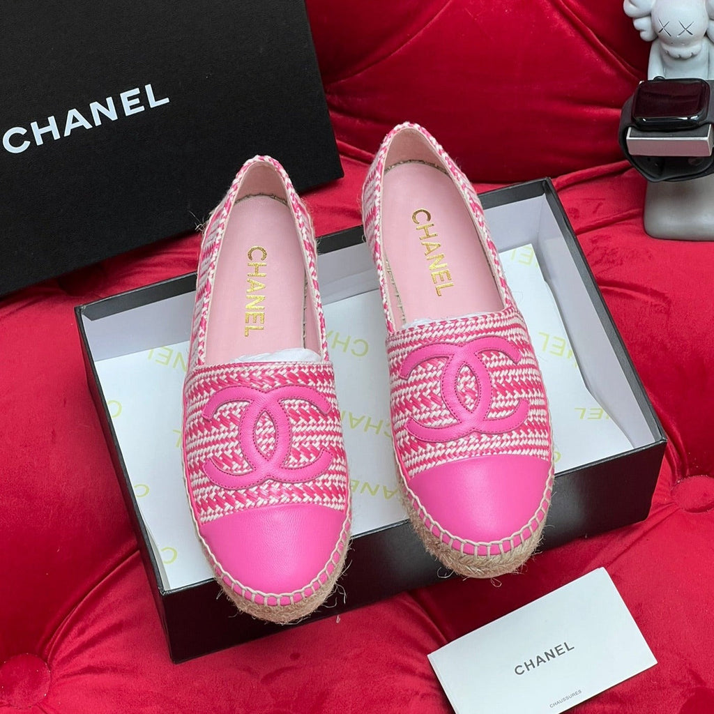 CHANEL LOAFERS IN LIGHT PINK LAMBSKIN