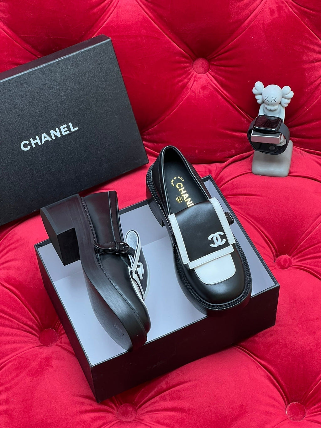 CHANEL MOASIN LOAFER IN BLACK MIX WHITE LAMBSKIN