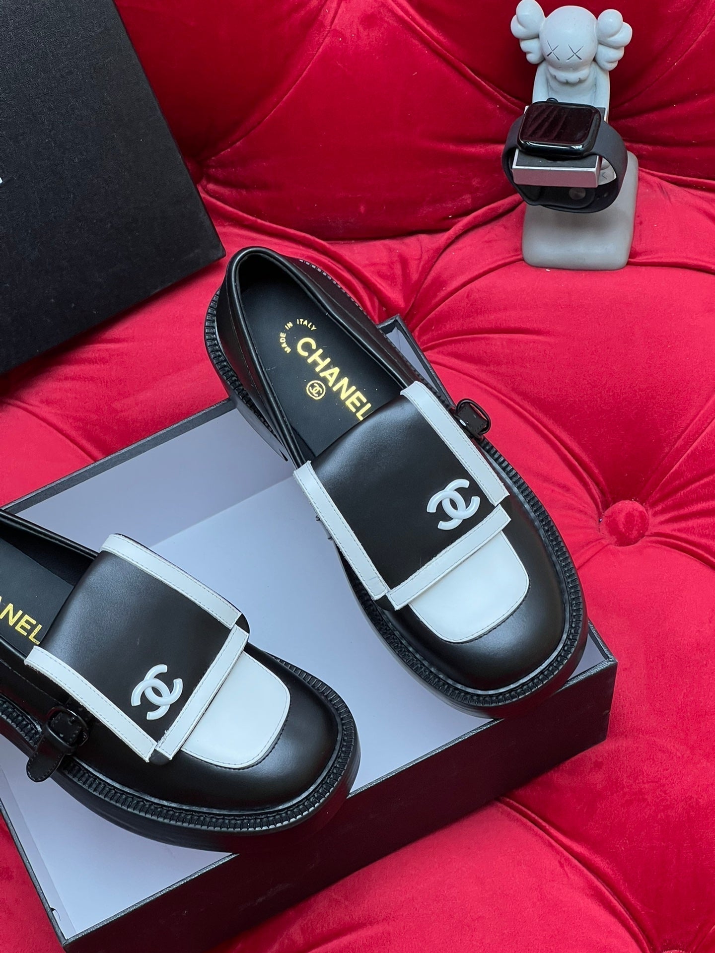 CHANEL MOASIN LOAFER IN BLACK MIX WHITE LAMBSKIN
