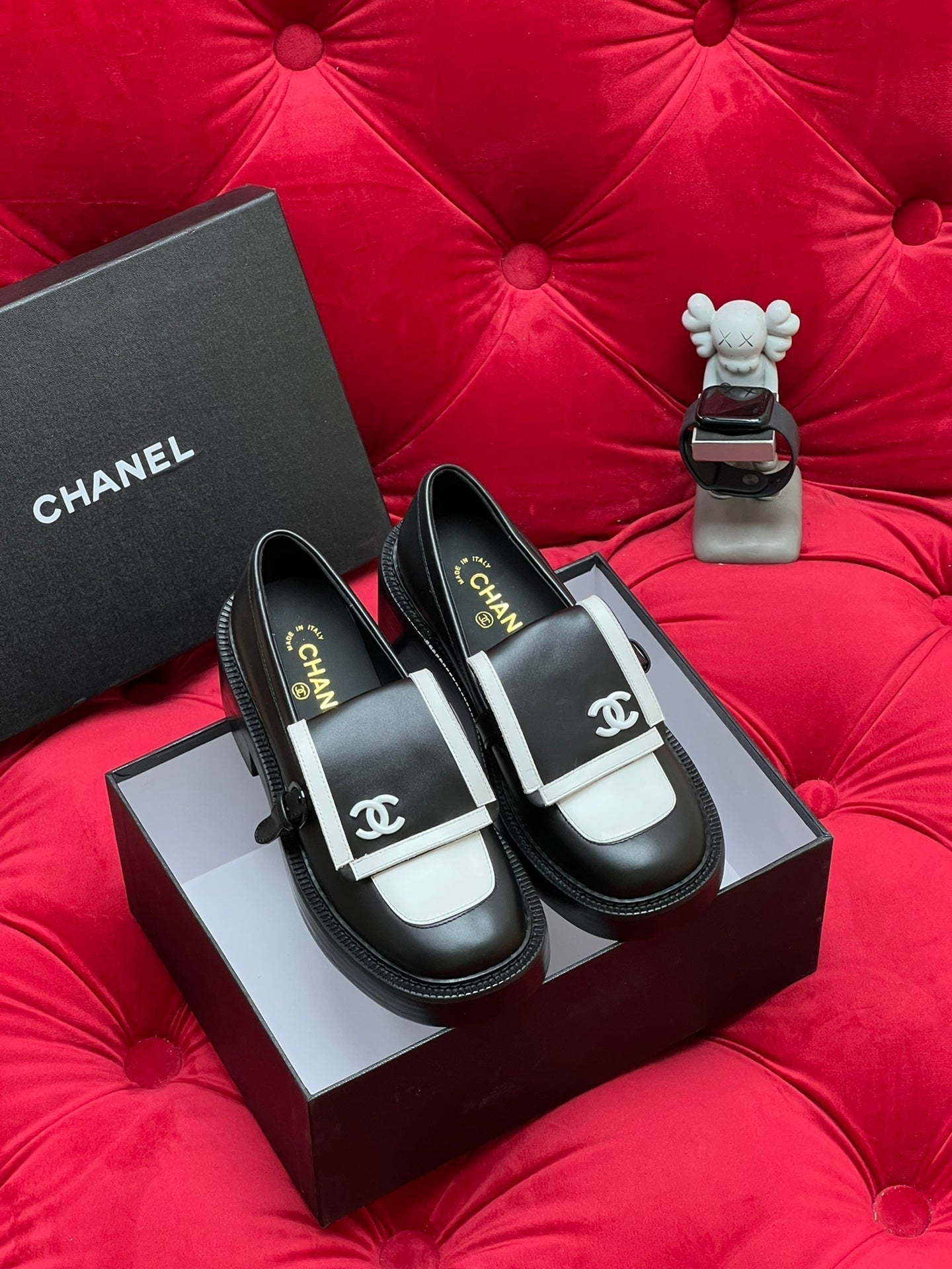 CHANEL MOASIN LOAFER IN BLACK MIX WHITE LAMBSKIN