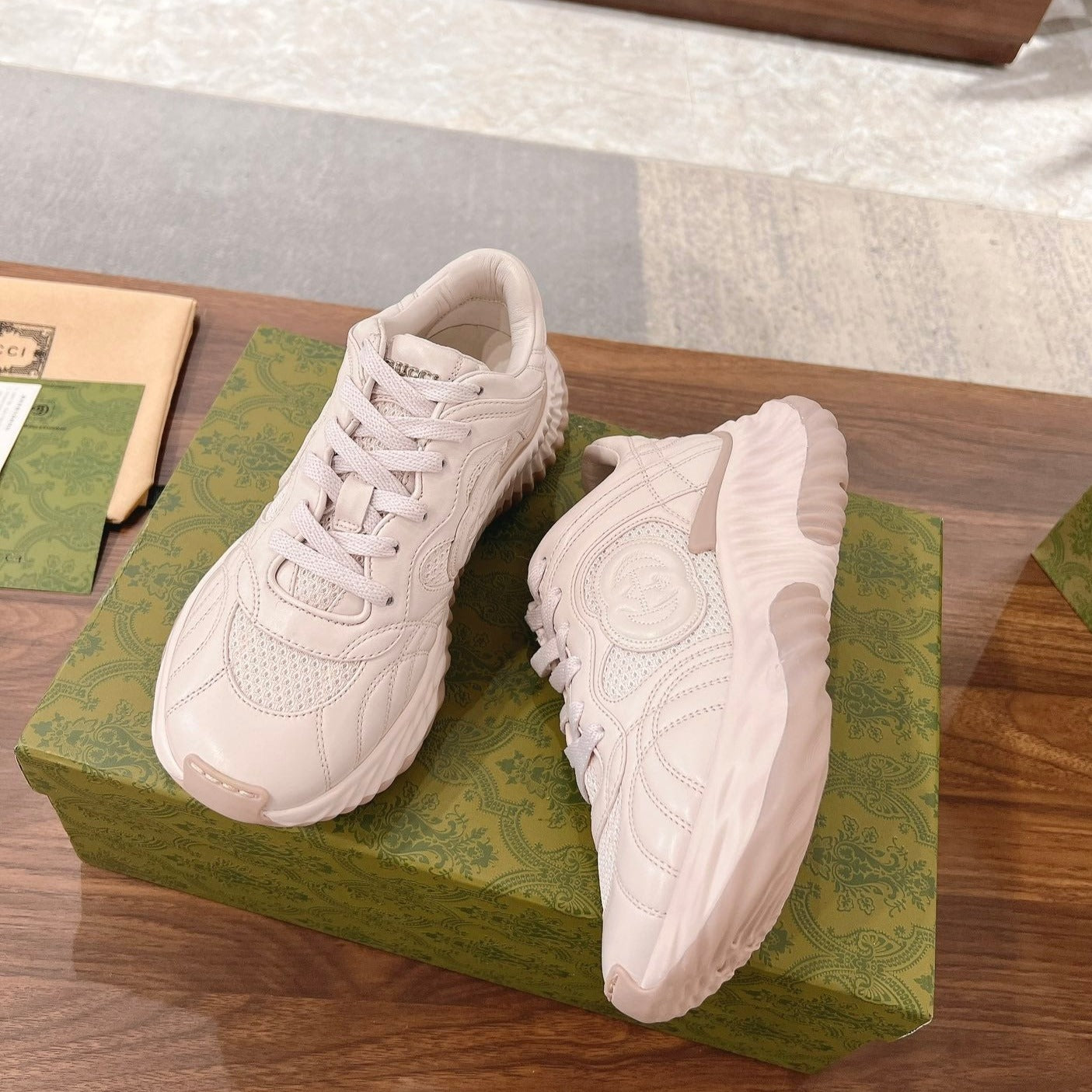 GUCCI RIPPLE SNEAKER JASmine cream