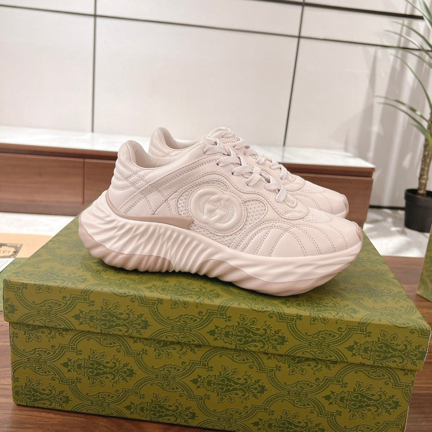 GUCCI RIPPLE SNEAKER JASmine cream