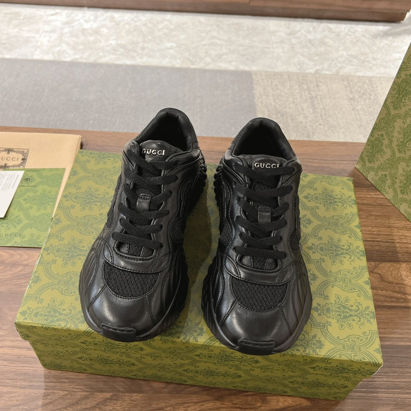 GUCCI RIPPLE SNEAKER BLACK