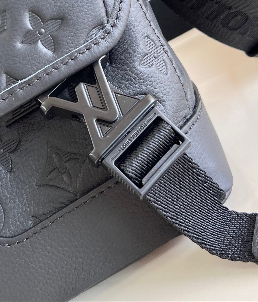 LOUIS VUITTON MESSENGER VOYAGER PM 33 IN BLACK MONOGRAM SHADOW CALFSKIN
