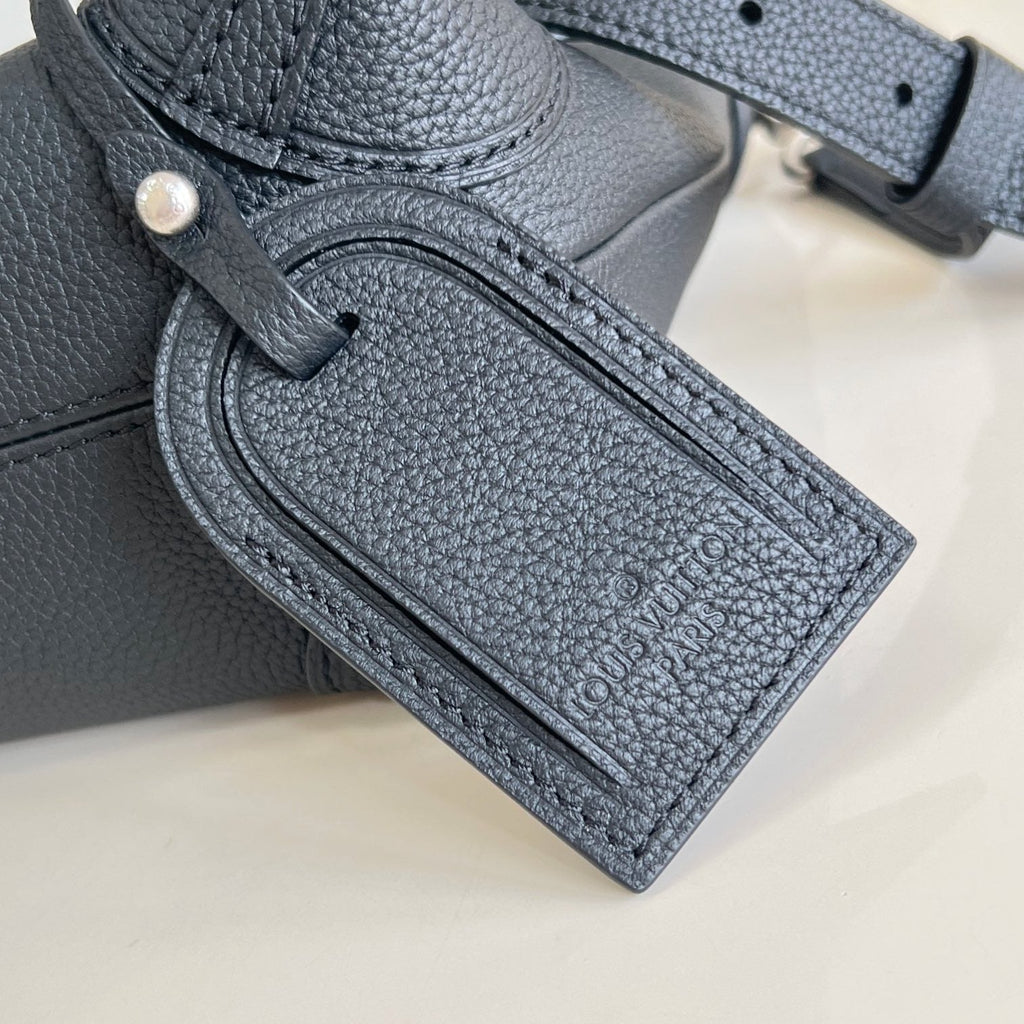 LOUIS VUITTON STEAMER CROSSBODY 30 IN BLACK CALFSKIN SILVER HARDWARE