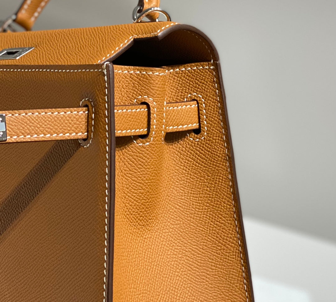 HERMES KELLY 25CM IN GOLD EPSOM CALFSKIN SILVER HARDWARE