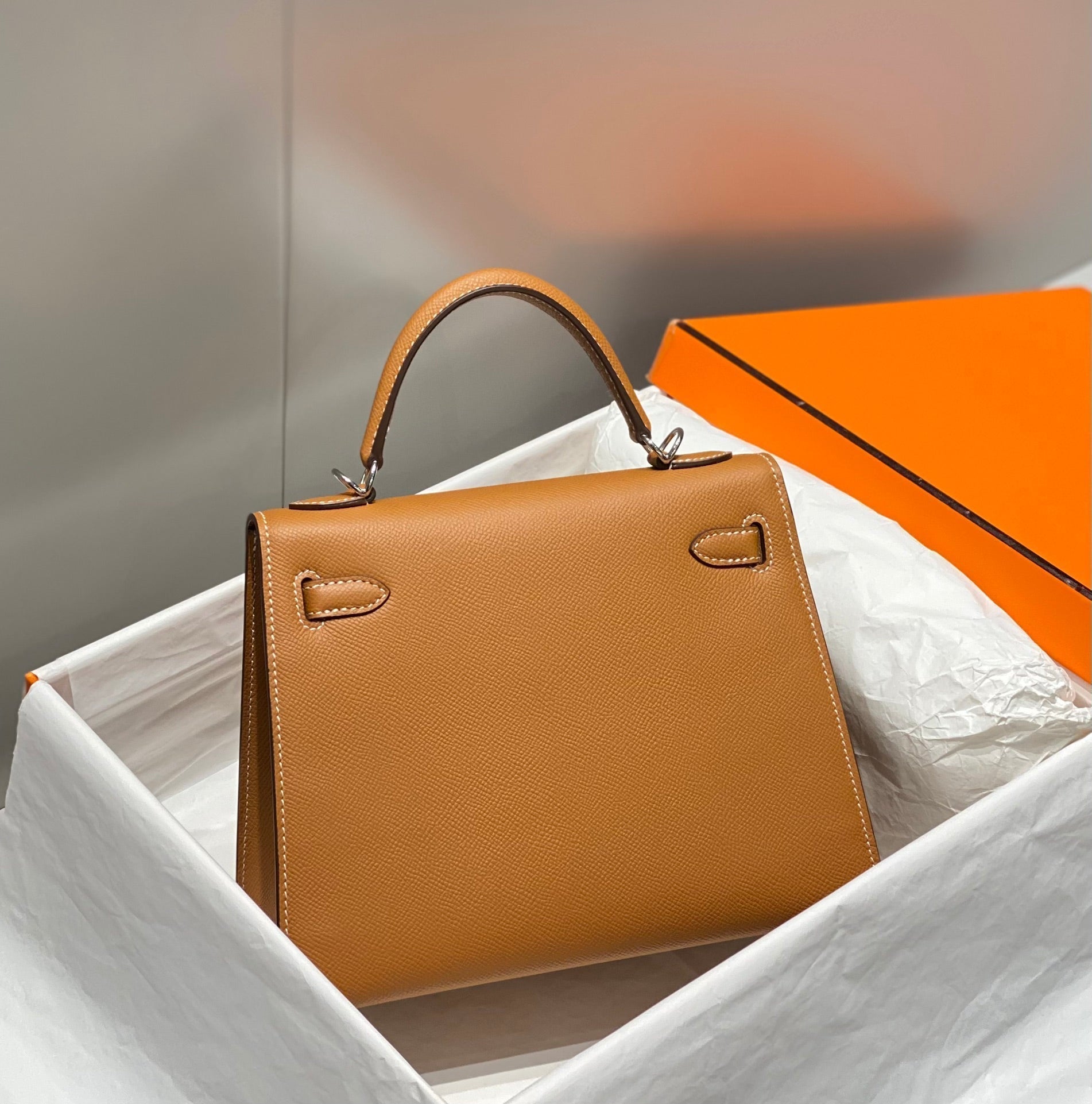 HERMES KELLY 25CM IN GOLD EPSOM CALFSKIN SILVER HARDWARE