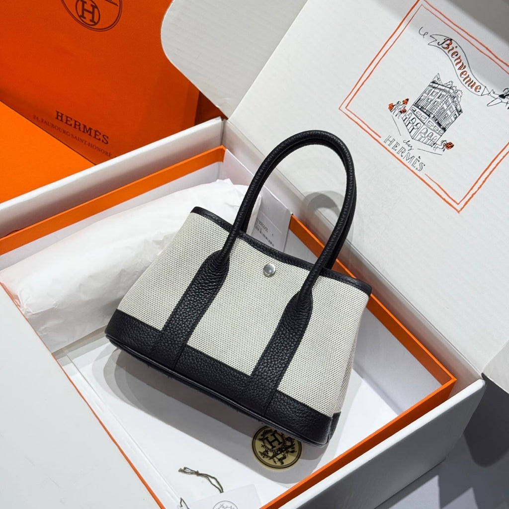HERMES GARDEN PARTY 23CM IN WHITE TOILETS COTTON CANVAS AND BLACK CALFSKIN
