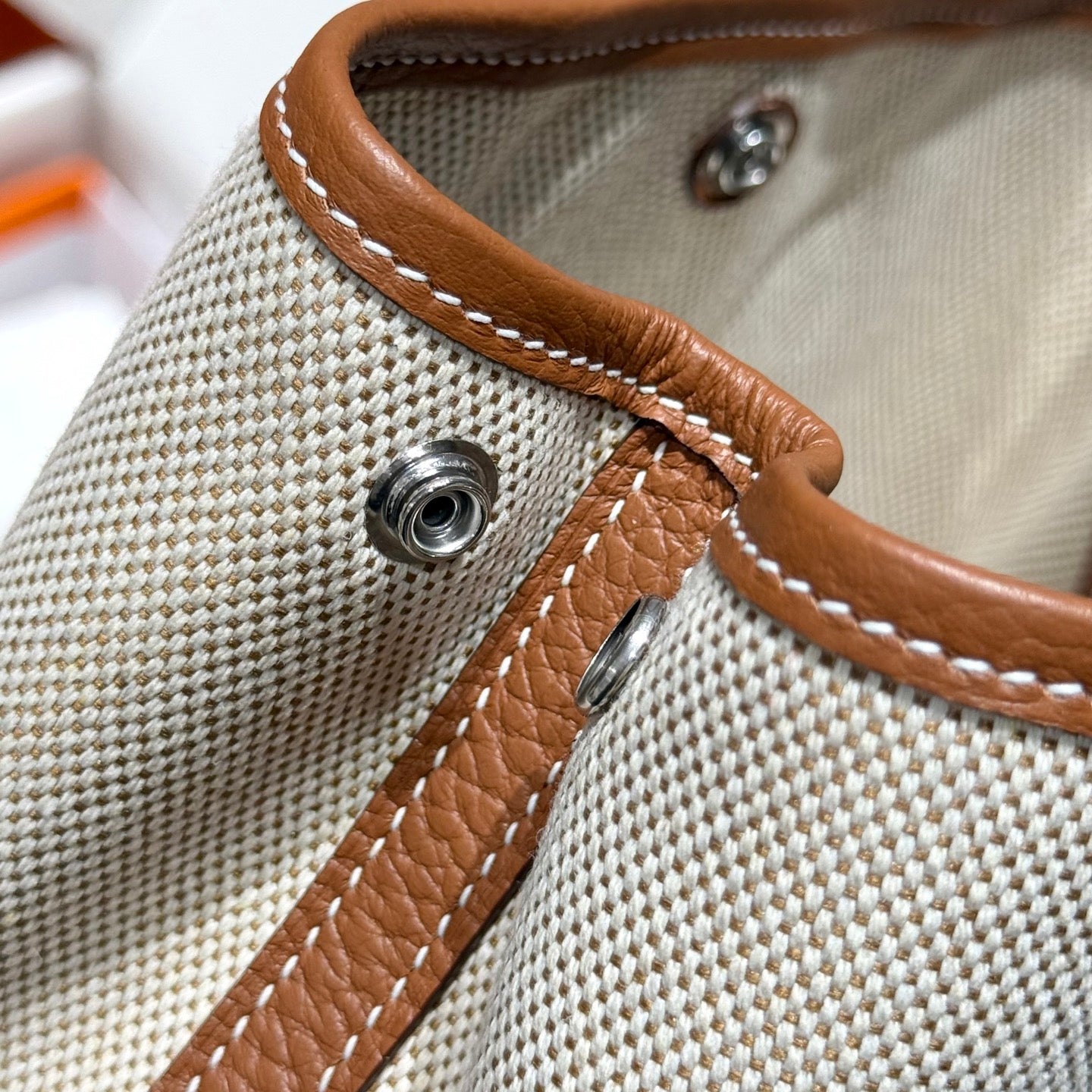 HERMES GARDEN PARTY 23CM IN WHITE TOILETS COTTON CANVAS AND BROWN CALFSKIN