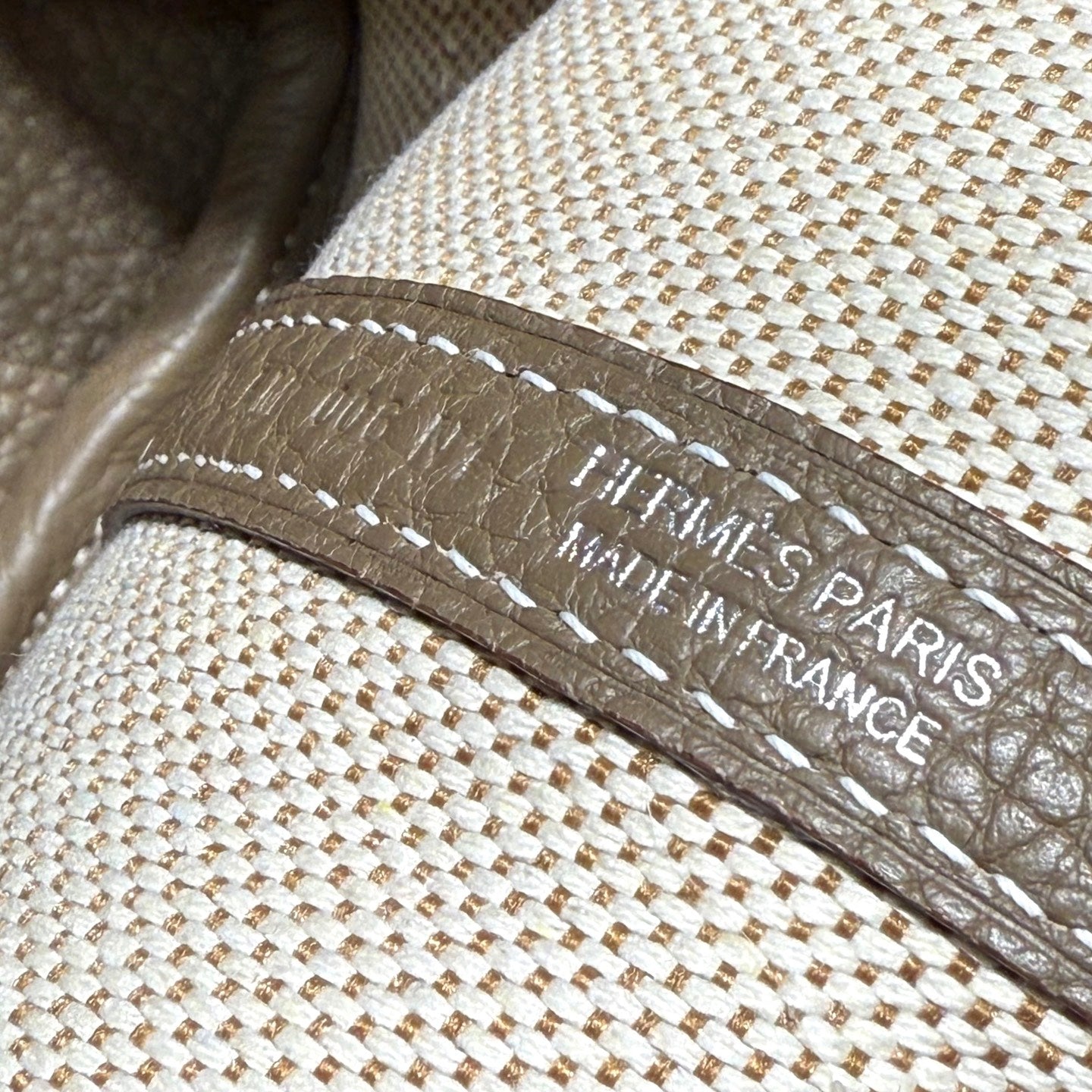 HERMES GARDEN PARTY 23CM IN WHITE TOILETS COTTON CANVAS AND TAUPE CALFSKIN