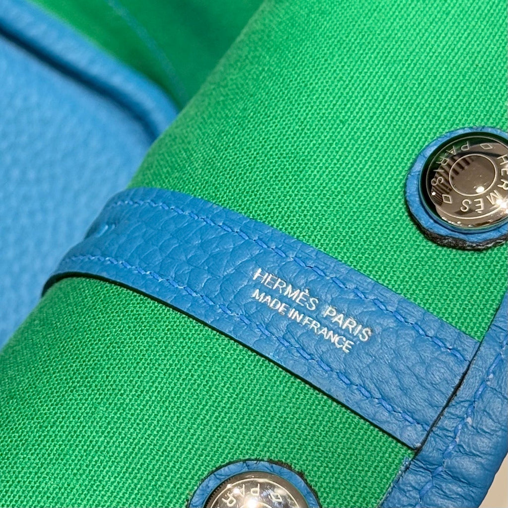 HERMES GARDEN PARTY 30CM IN WHITE TOILETS COTTON CANVAS AND BLUE CALFSKIN GREEN ON SIDE OTHER