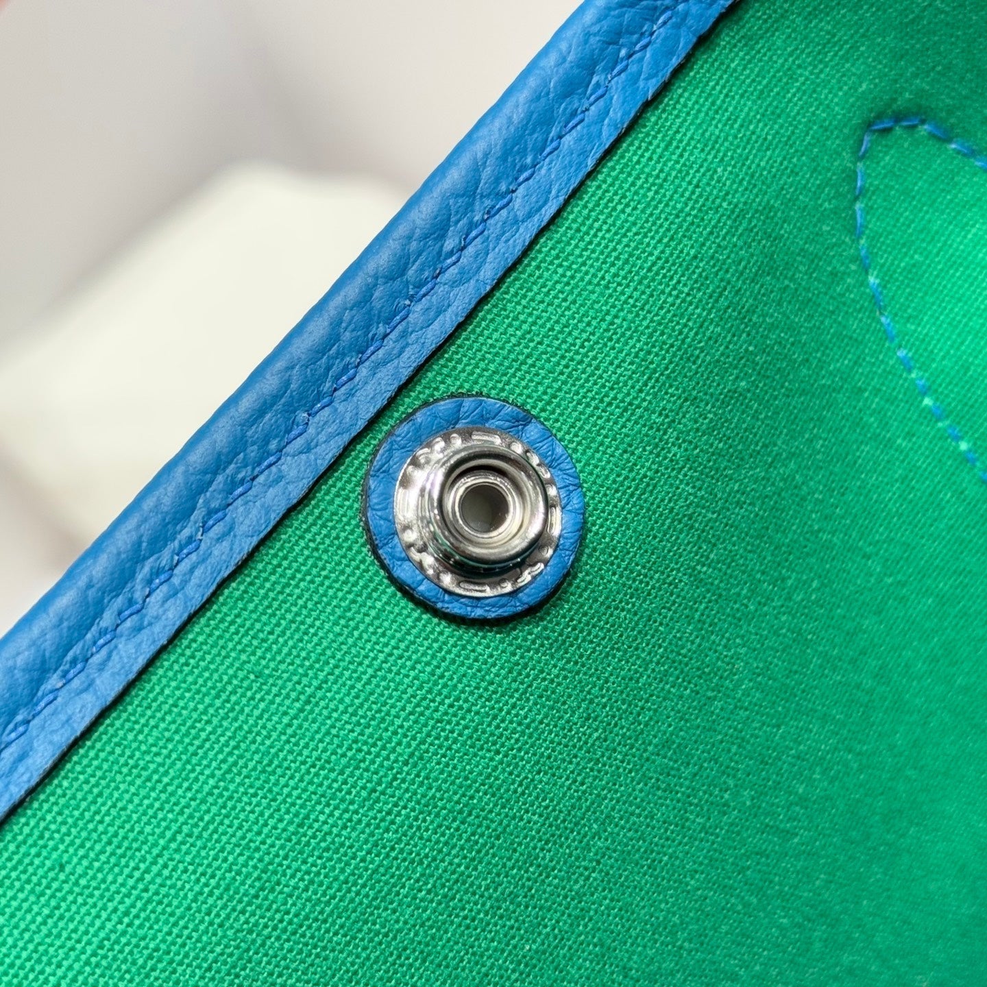 HERMES GARDEN PARTY 30CM IN WHITE TOILETS COTTON CANVAS AND BLUE CALFSKIN GREEN ON SIDE OTHER