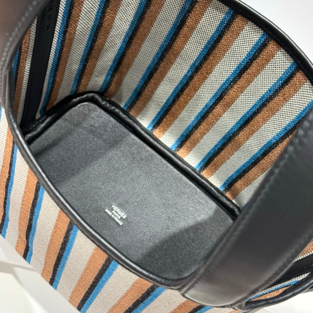 HERMES PICOTIN LOCK 18 BAG IN BLACK CALFSKIN ÉCRU/NOIR/FAUVE/NOIR/BLEU ZANZIBAR EMBROIDERY CANVAS