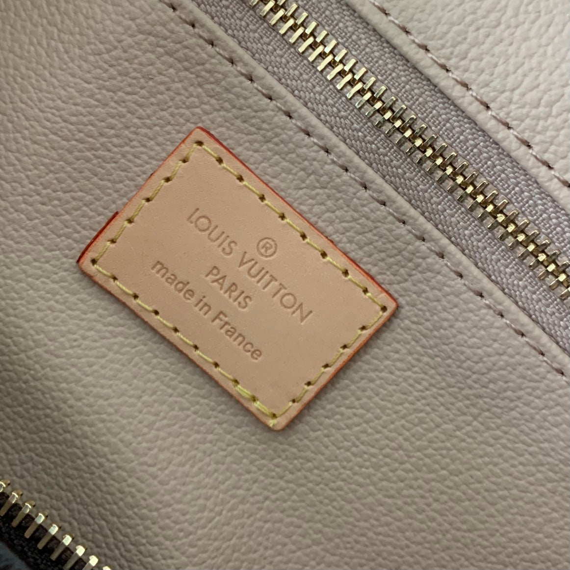 LOUIS VUITTON DOPP KIT 28 IN BROWN MONOGRAM CANVAS