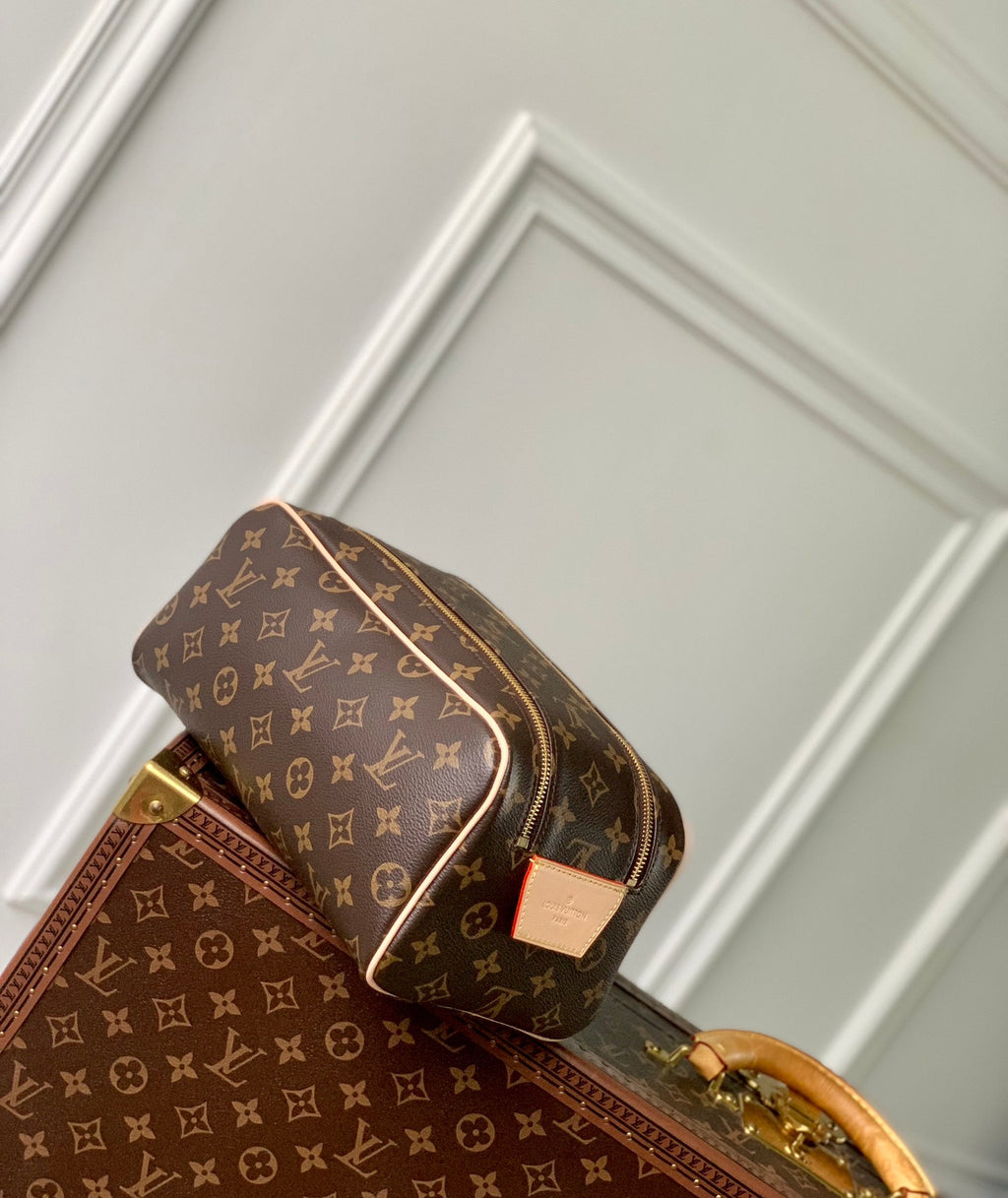 LOUIS VUITTON DOPP KIT 28 IN BROWN MONOGRAM CANVAS